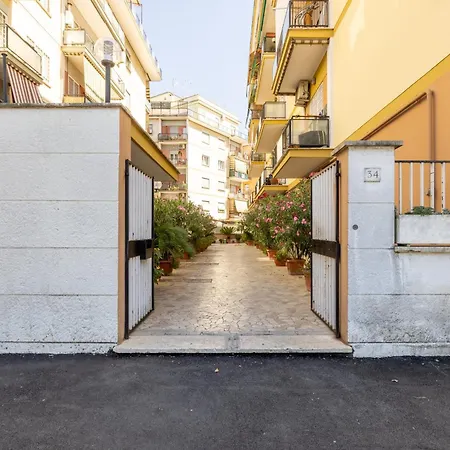 Aurelia Dream With Terrace Rome